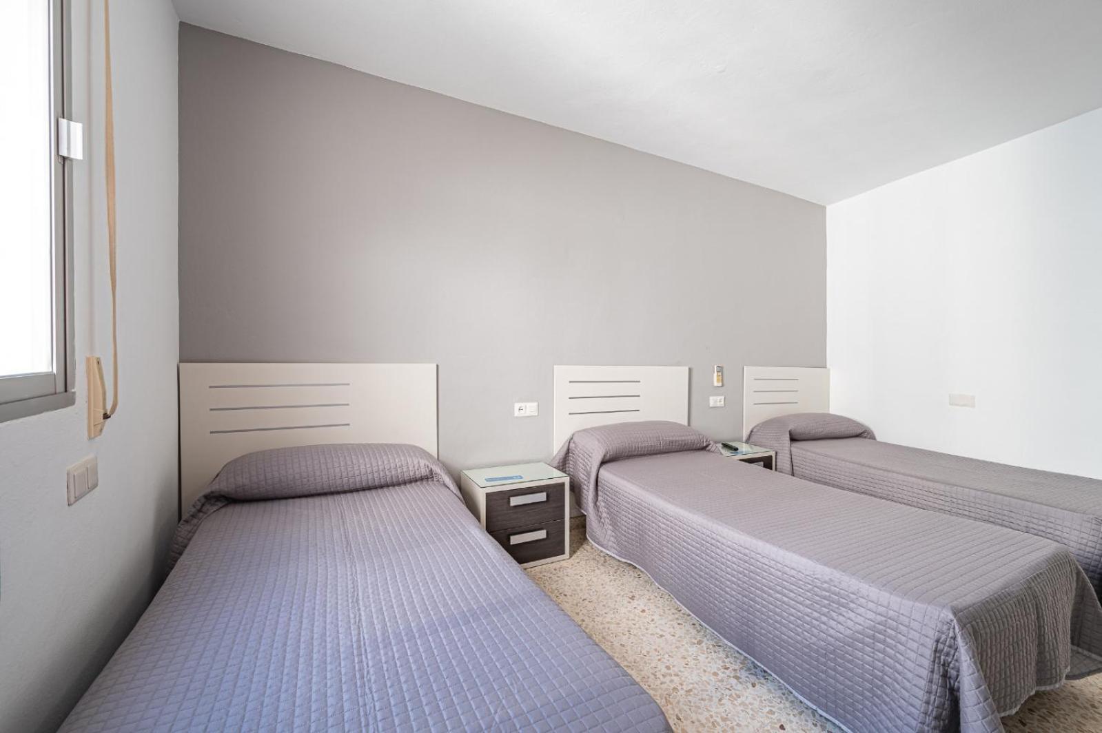 Hostal Ocana Манилва Экстерьер фото