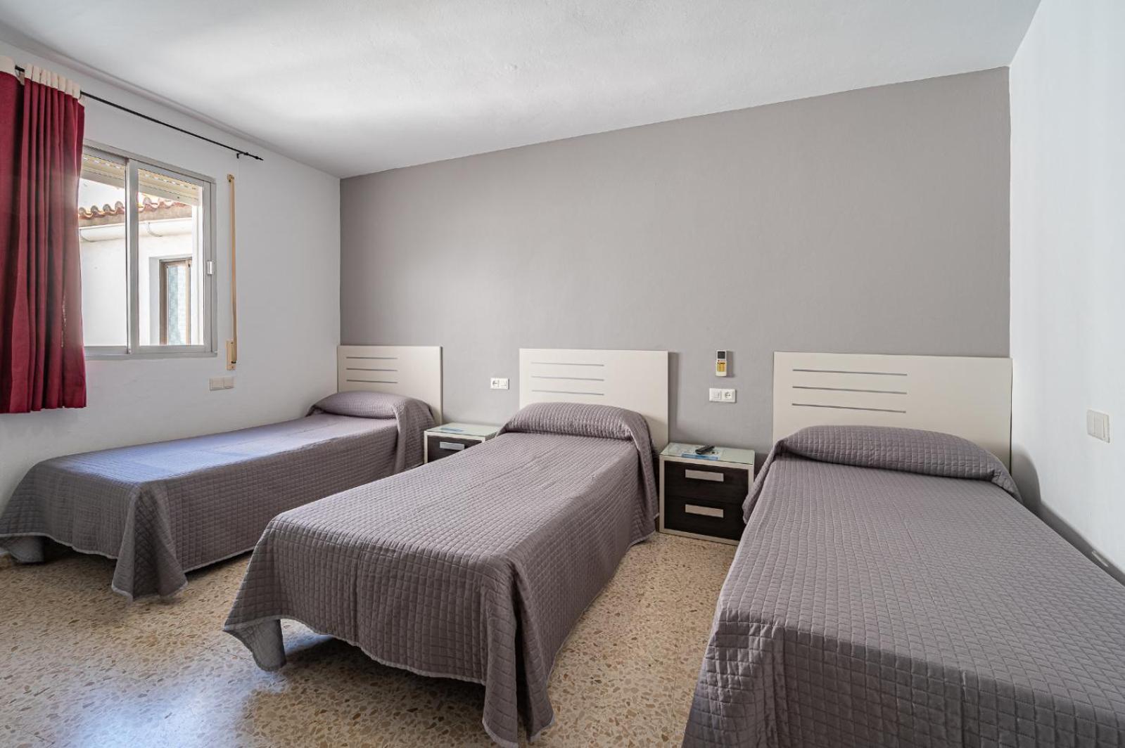 Hostal Ocana Манилва Экстерьер фото