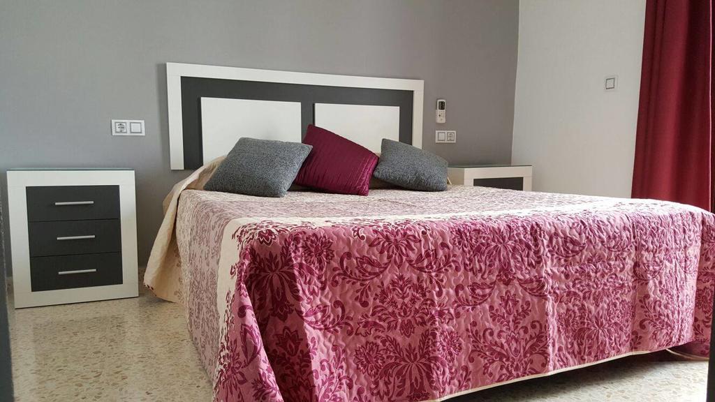 Hostal Ocana Манилва Экстерьер фото